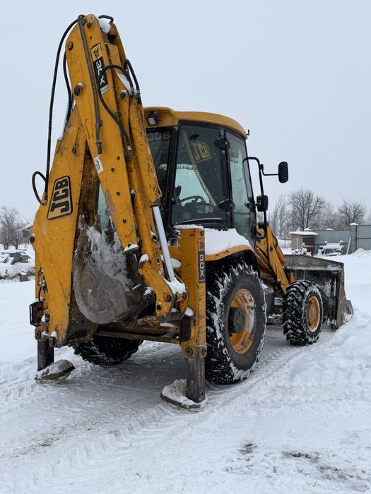 JCB прродам три в одном на полном ходу