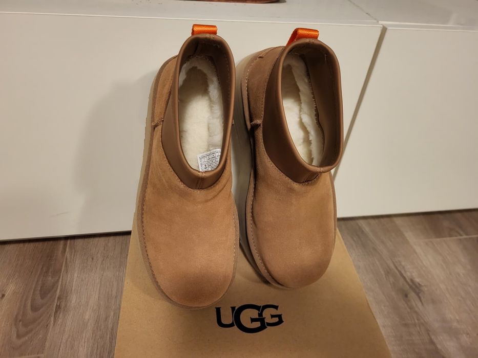 UGG noi, din piele naturala