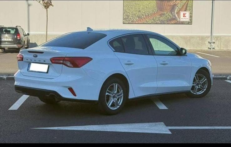 Vând Ford Focus 1.0 model 2019