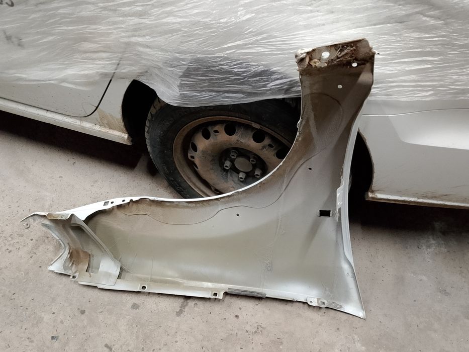 Переднее левое крыло Ларгус кросс