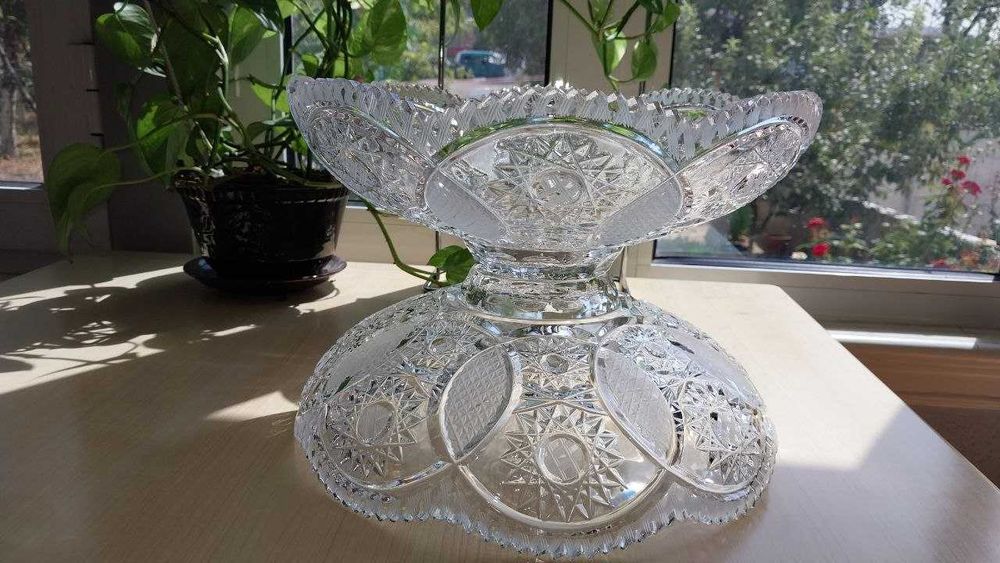 Продаются хрустальные вазы