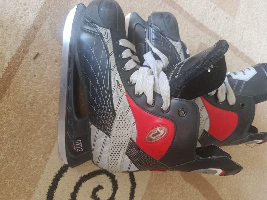 Продам коньки германские