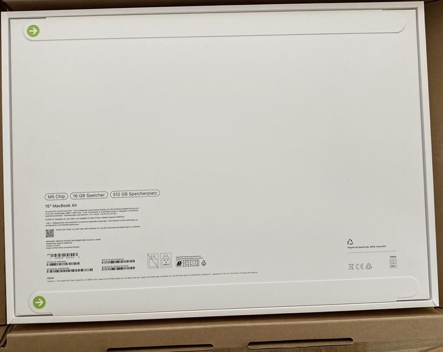 MacBook Air M5 15,3inch 16GB 512SSD ЧИСТО НОВ