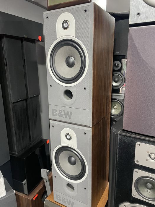 B&W DM 560 speaкеr