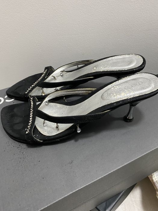 Босоножки со стразиками Swarovski