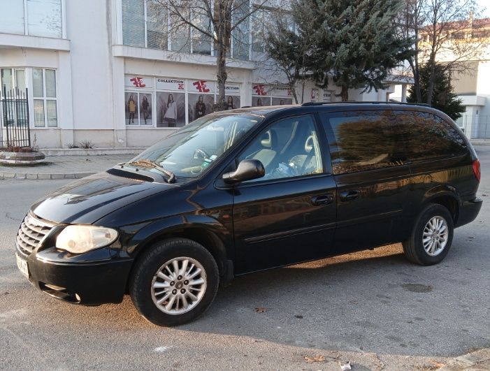 Продавам Chrysler 
Grand 
Voyager 2.8 D, 2004г., автоматик