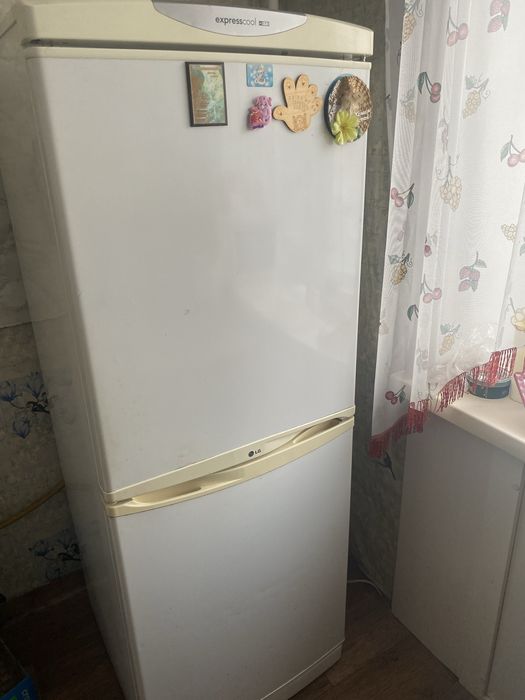 Продам холодильник б/у
