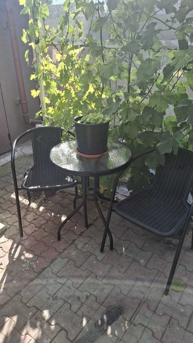 Masa cu doua scaune de terasa sau gradina