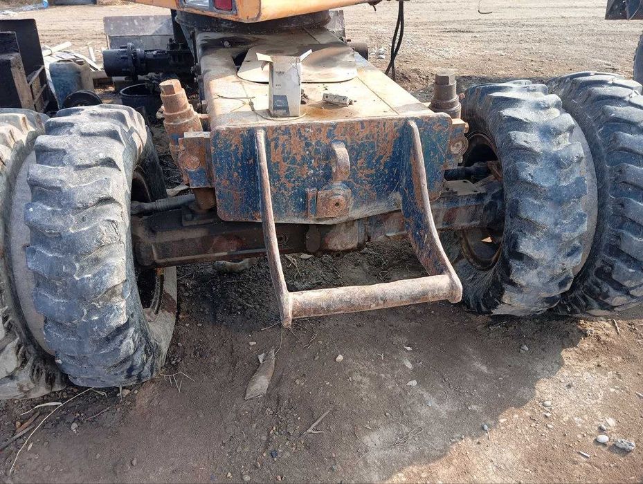 Samsung ekskvator sotiladi