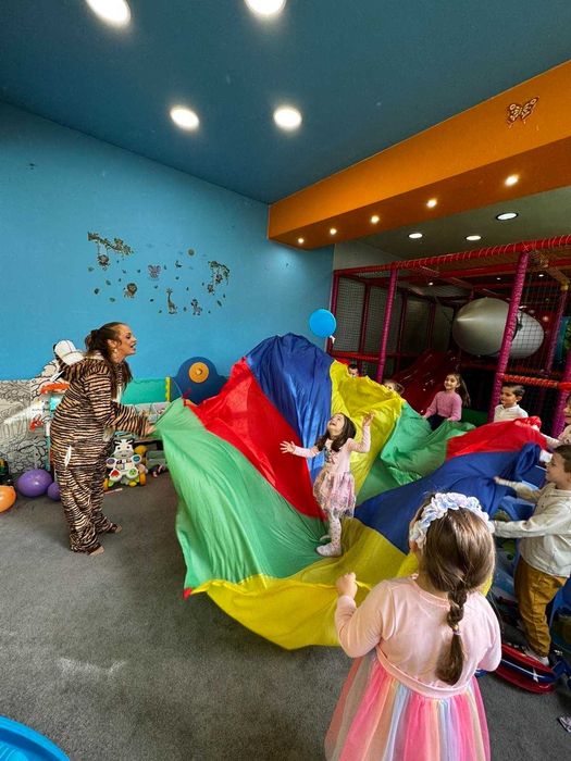 Детски Клуб Шарен Свят - Организиране на рожден ден, имен ден и погачи