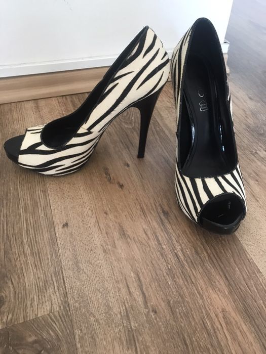 Pantofi cu blanita tip ponei Aldo