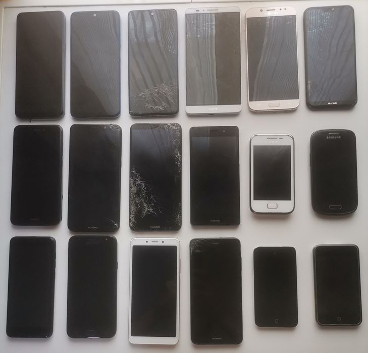 Lot diferite telefoane cu defecte
