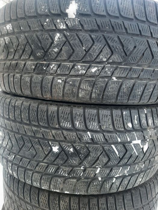 Продам шины 285/40/21  пирелли