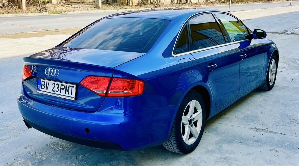 Vând Audi A4 B8 2012 Albastru 160cp