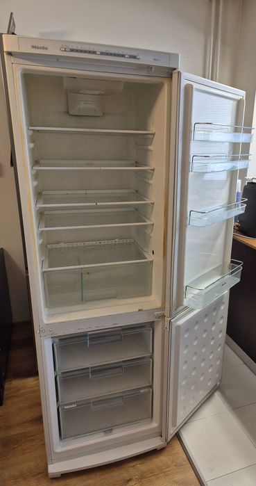 Хладилник Miele kf5650sd/62