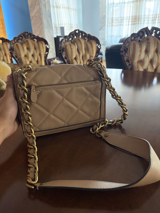 Дамска чанта Guess