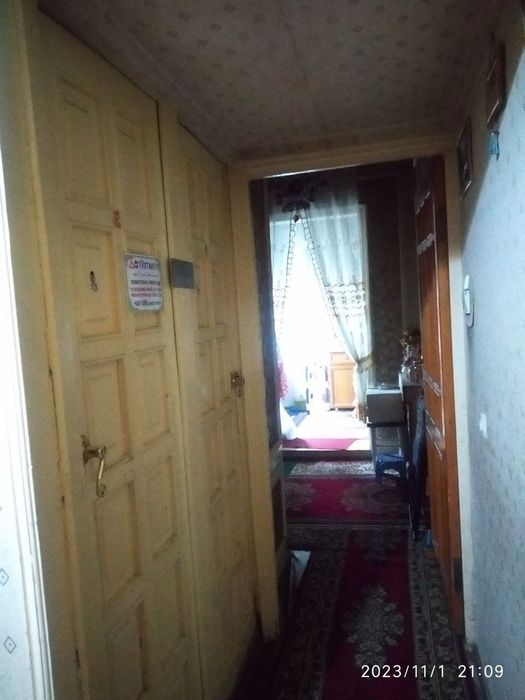 Кора камишда 4 хонали Уй сотилади. Узкими уйим
