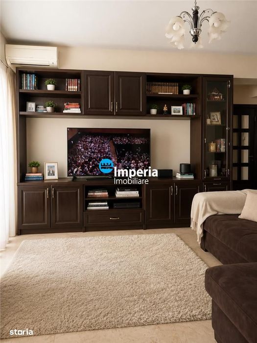 Inchiriez apartament 3 camere, open space, Zona Copou - Exclusiv — fotografia 1