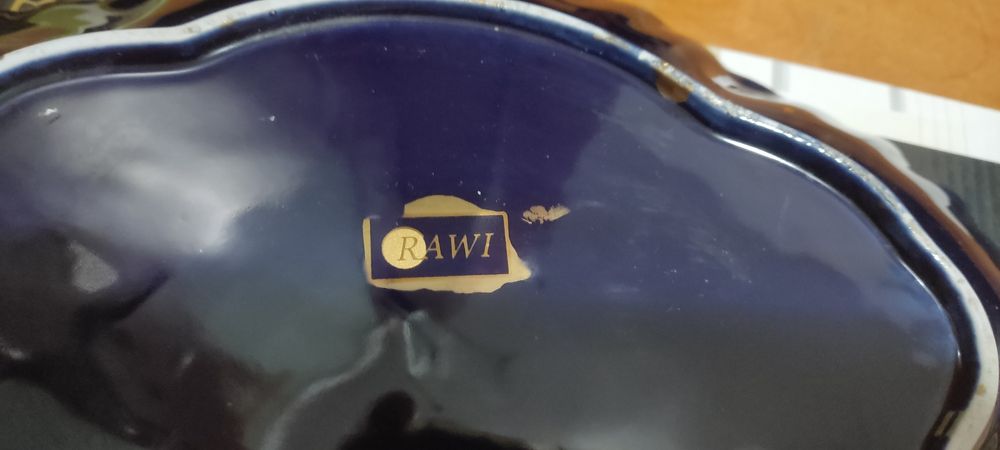 Vând un platou de 11 inch de la firma Rawi.