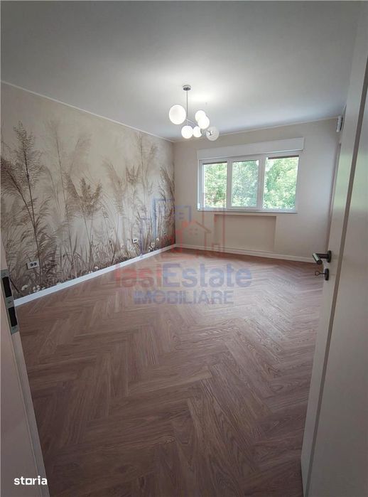 Ocazie - Copou - Parc - Apartament 4 camere cu garaj si boxa