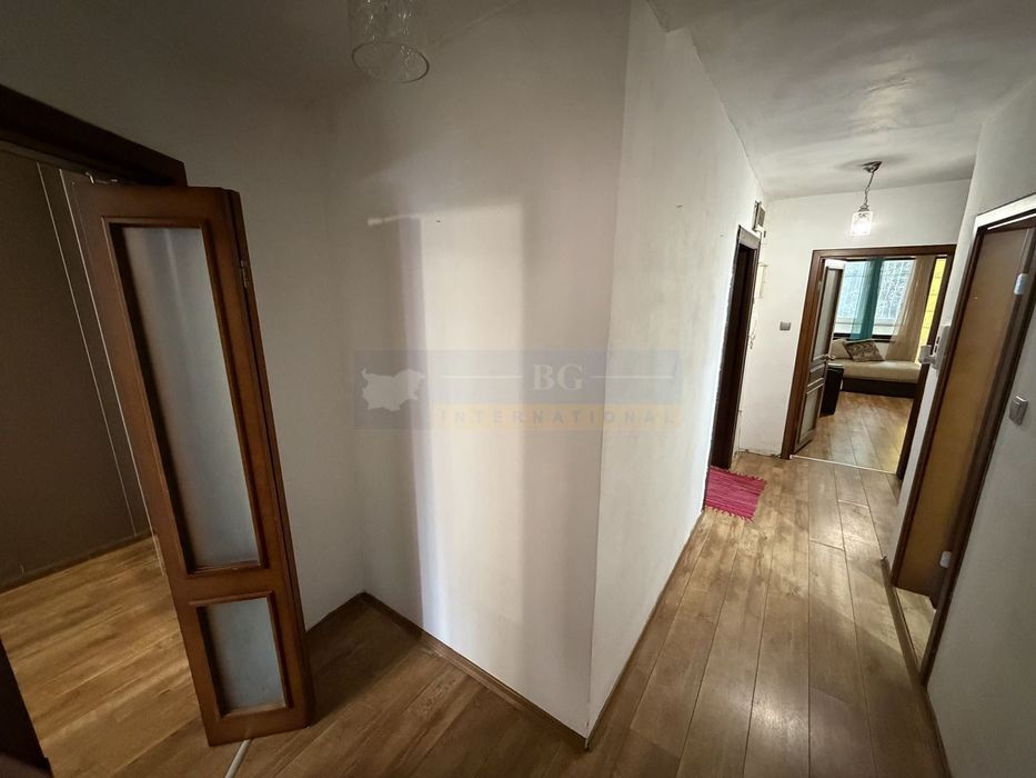 Продава се Тристаен апартамент в Бургас, Възраждане - 90 кв.м за 1111 €/кв.м - Снимка #3