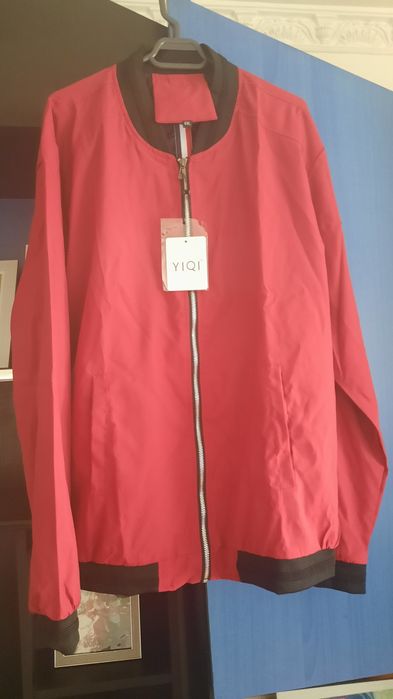 Vand geaca/haina fâș tip bomber noua