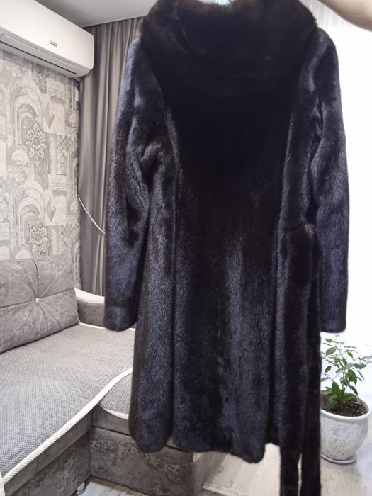 Продам норковую шубу