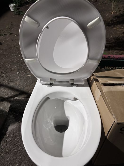 Продам унитаз Грое
