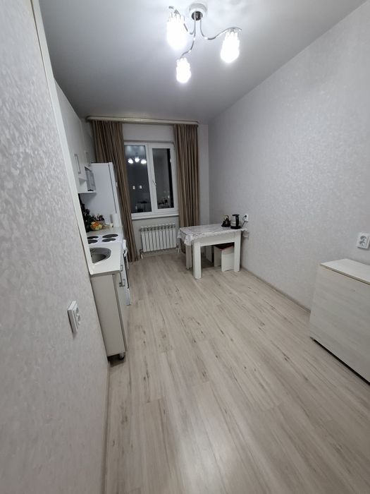 Продам 1,5ку за Драм.театром