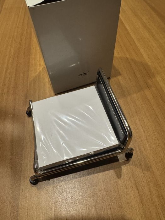 Suprt chic pt teefon sau hartie, fotoliu piele