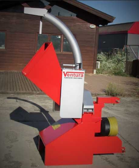 Tocator de crengi si resturi vegetale cardanic, deplasabila