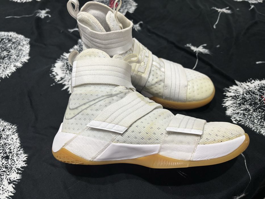 Nike Lebron James  marimea 40,5