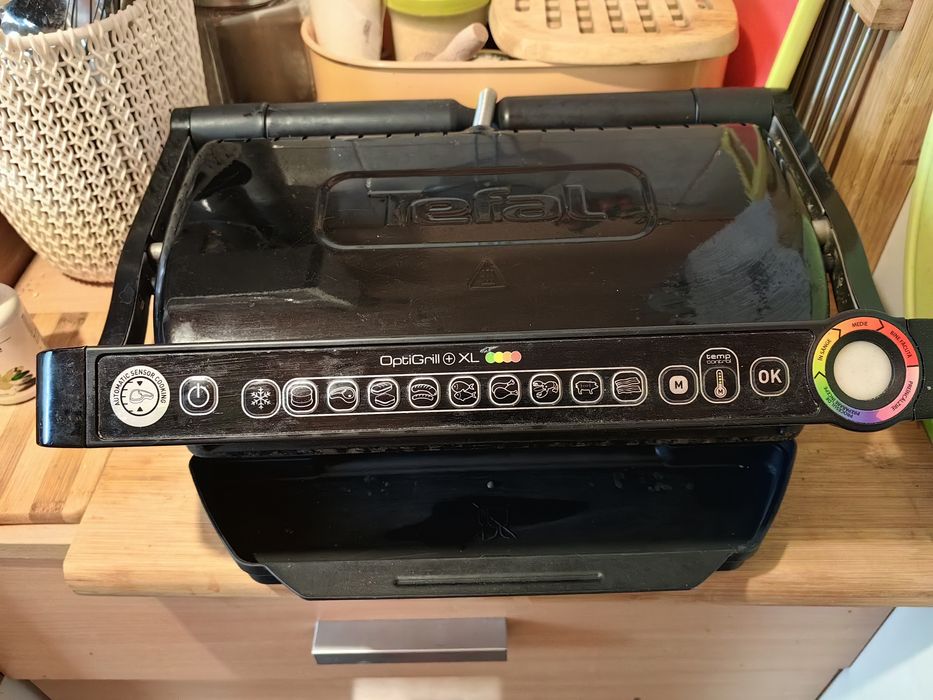 Grătar electric cu tava