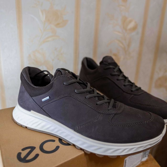 Кроссовки ECCO 46 р. Новые.