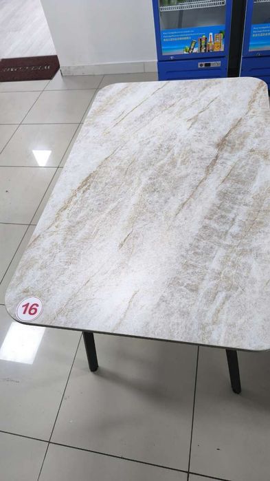 Стол для рестораны