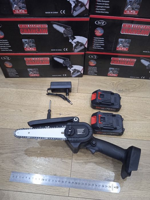 Fierăstrău electric