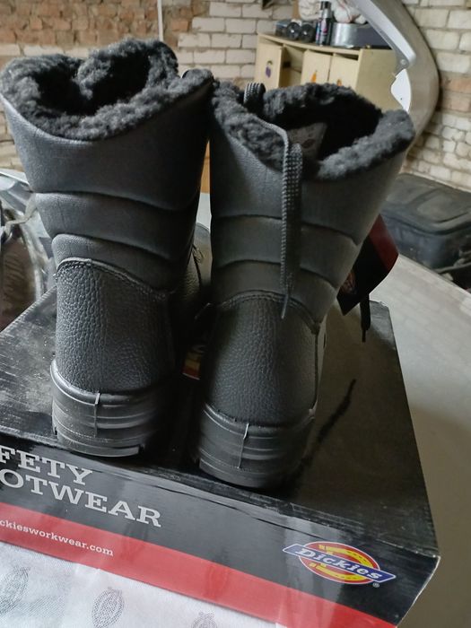 Продам зимние ботинки  Dickies