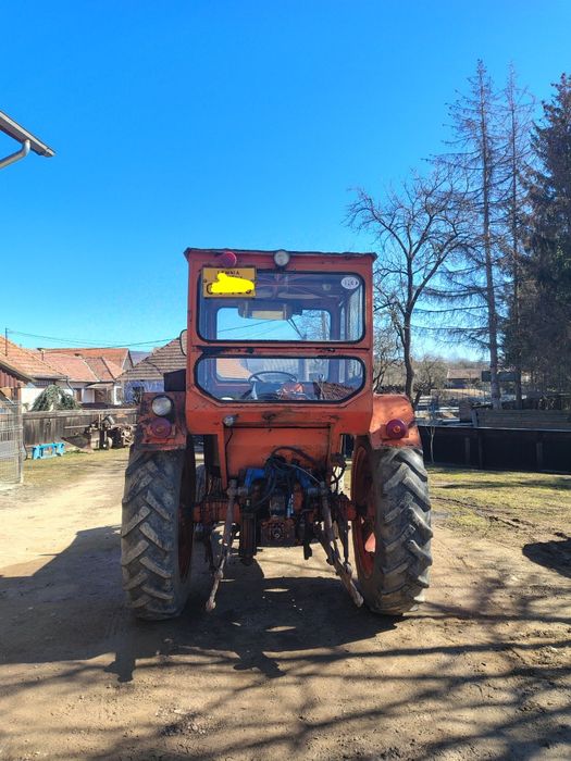 Vând tractor UTB 650