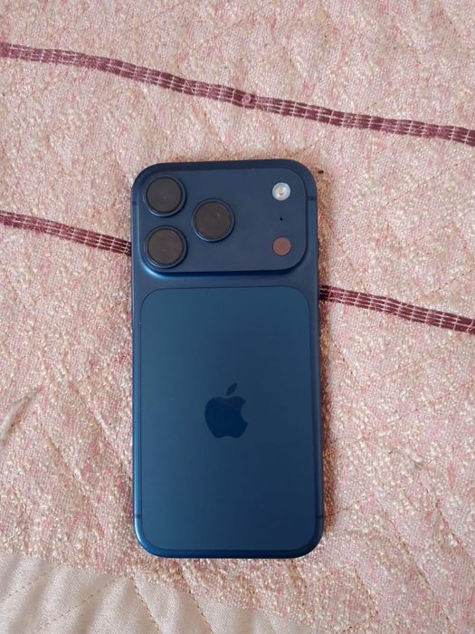 Продам айфон 17 про