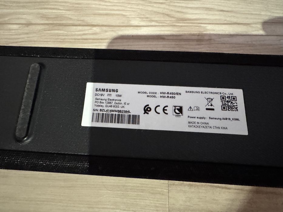 Samsung HW‑R450 2.1 Soundbar + Subwoofer Wireless – 200W – Foarte bun