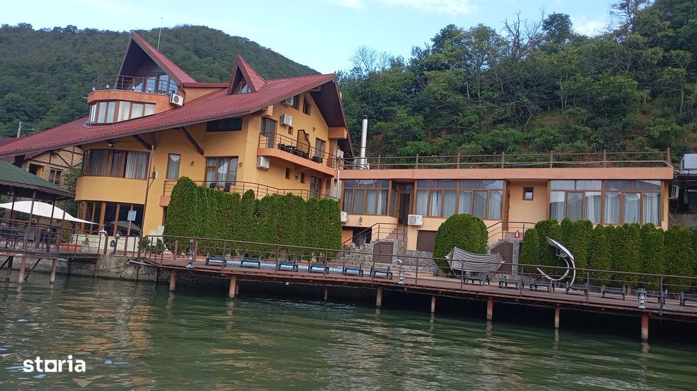 Vânzare complex turistic Dunăre — Cazanele Dunării, 3 pensiuni, 3,5M €