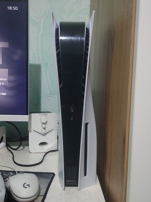 Продам ps5 в хорошем состояние