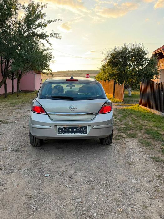 Auto Opel astra h