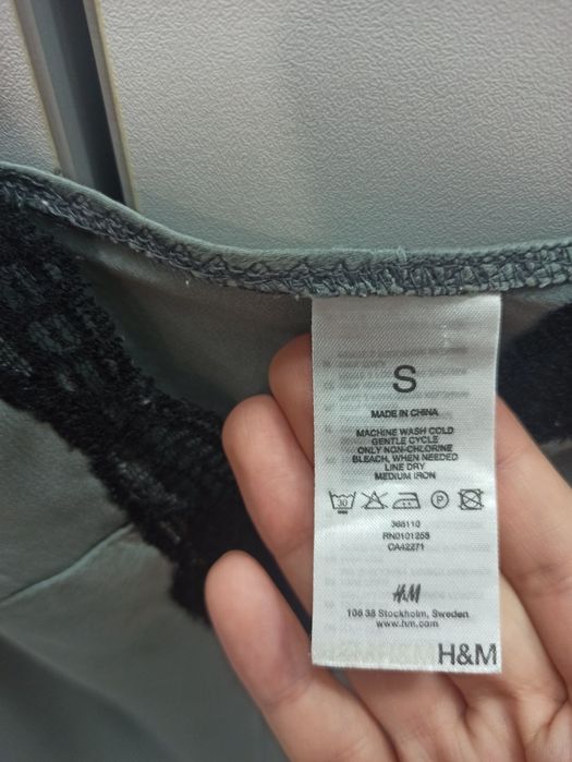 Top  H&M, matase, masura S