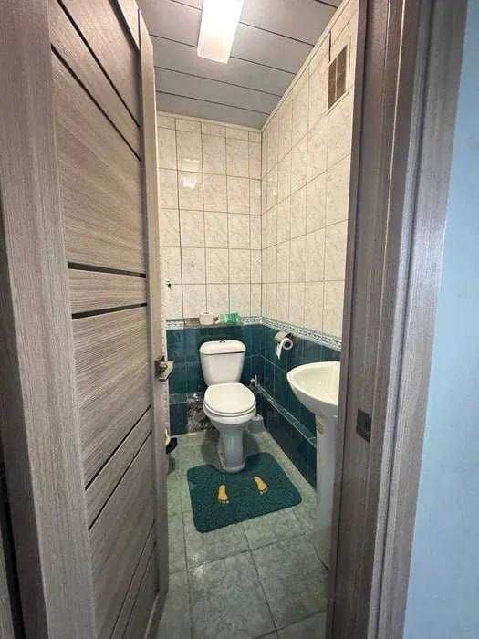 Юнусабад-4 | 2-комнатная | 4/5 | Светлая и уютная! супер локация!