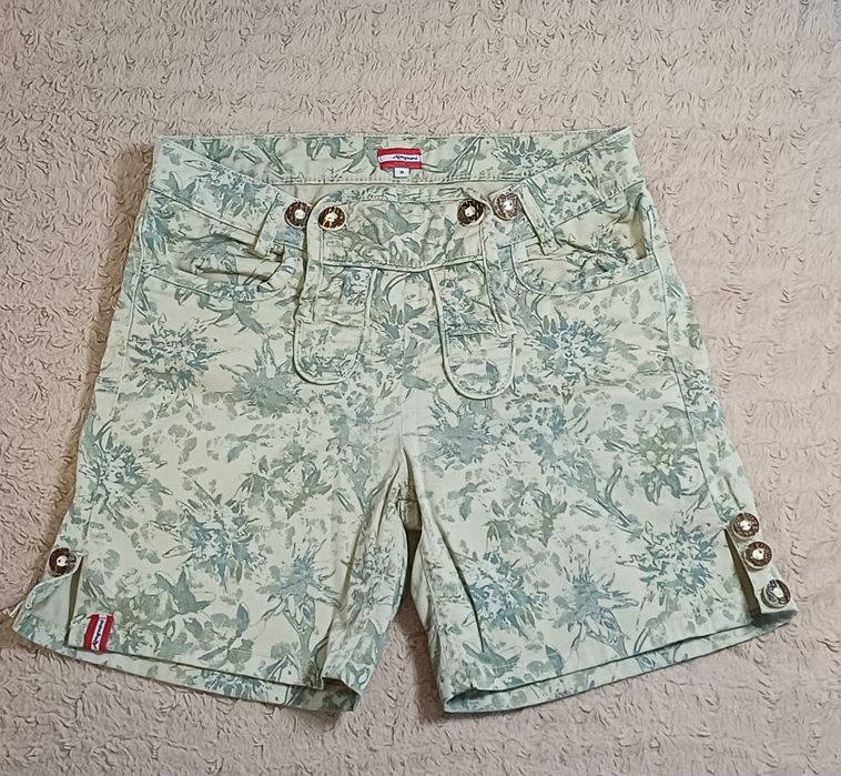 Pantaloni scurți damă Almgwand – imprimeu floral verde, mărime 36