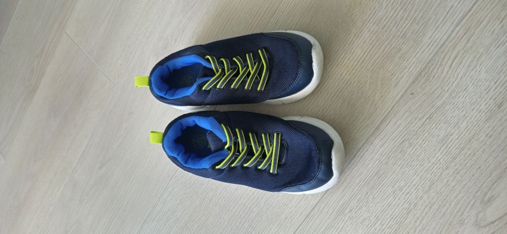 Олекотени маратонки 33,  Crocs 33/34