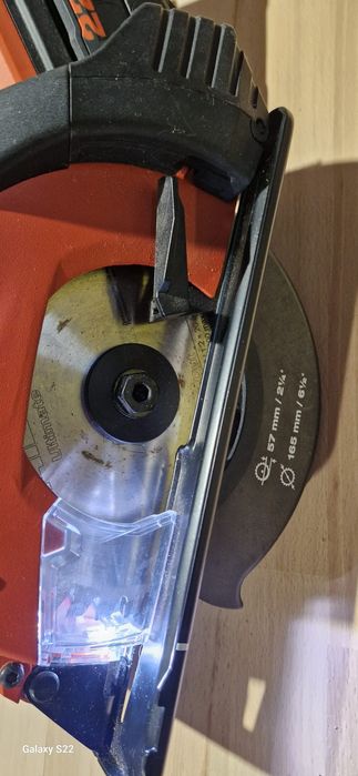Hilti circular pentru metal pe acumulator