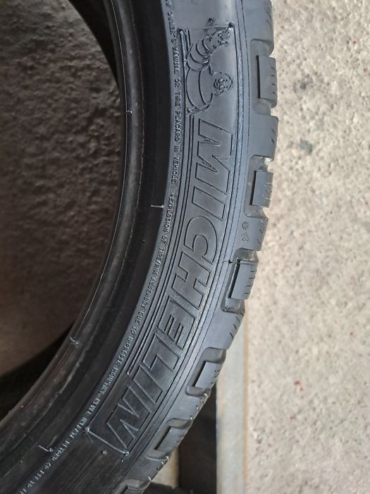 Шины 245 / 40 / 19 размера 2 штуки