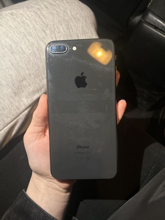 Срочно Продаю Айфон 8+